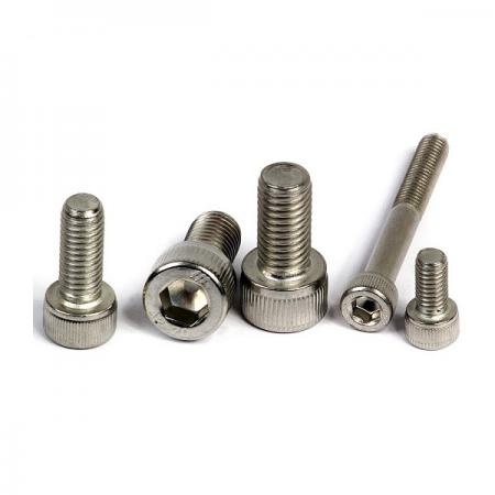 ویژگی ها و مزیت های پیچ و مهره چرخ چدنی